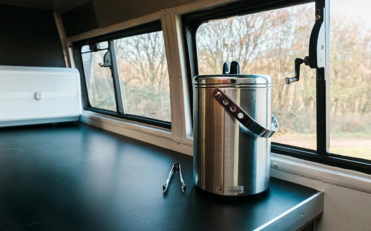 Silver Airstream Glamping & Rental Chichester Exterior foto